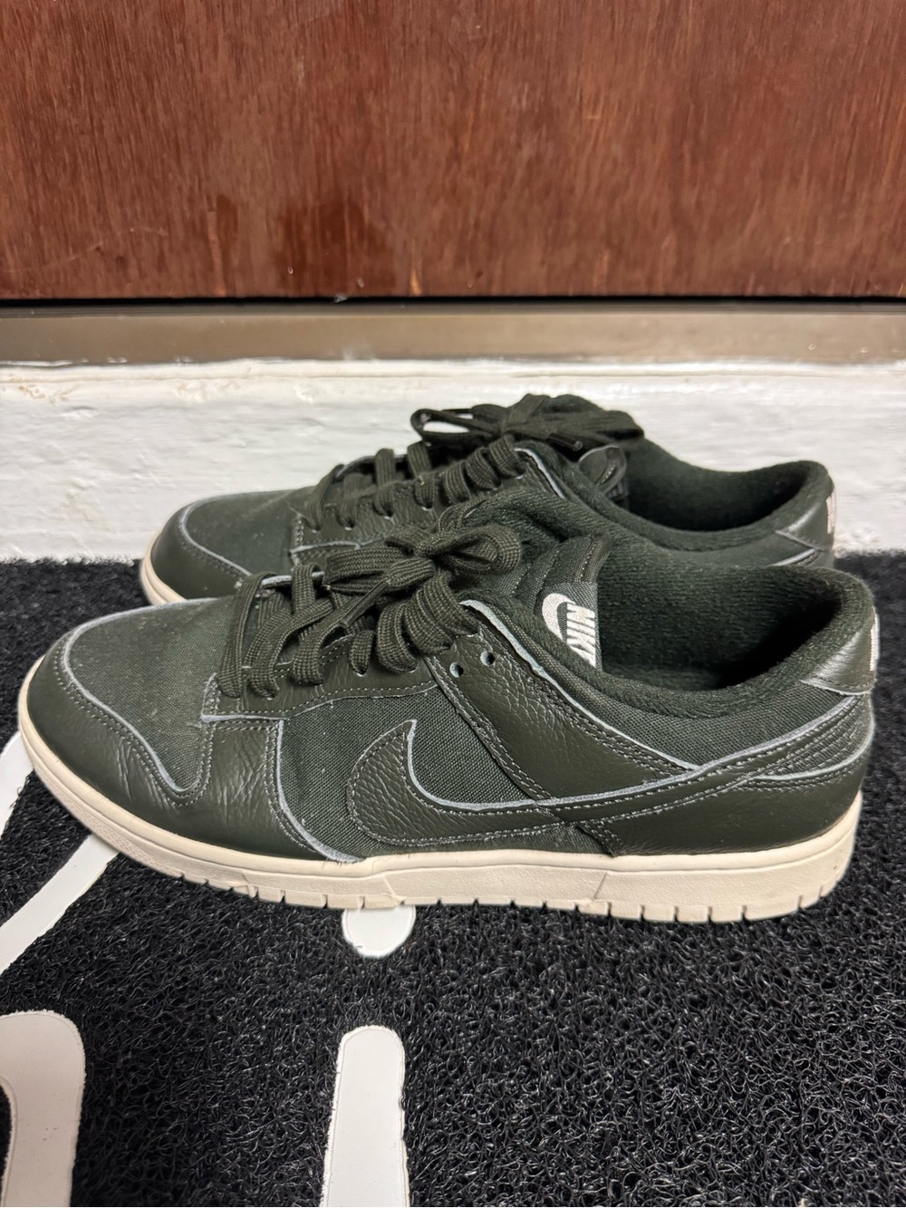 Nike Men’s Olive Green Dunks